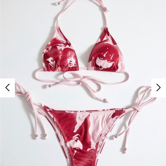 Bikini - Picture 2 of 3